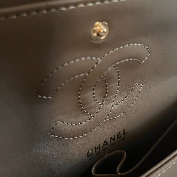 Chanel Quilted Classic Leather Flap Bag - Picture 1 of 16